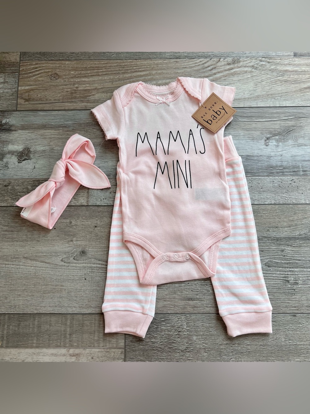 NWT Rae Dunn ‘Mama’s Mini’ Onesie, Leggings & Headband Set 3/6 Months